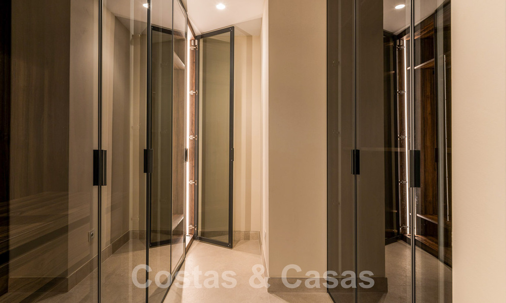 Penthouse de luxe à vendre dans un complexe fermé en front de mer avec une vue magnifique sur la mer sur le nouveau Golden Mile entre Marbella et Estepona 56972