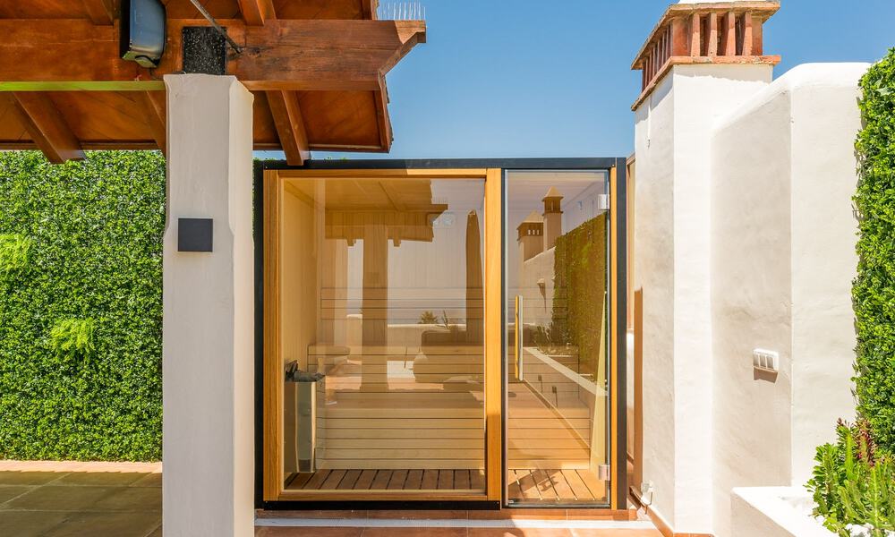 Penthouse de luxe à vendre dans un complexe fermé en front de mer avec une vue magnifique sur la mer sur le nouveau Golden Mile entre Marbella et Estepona 56979