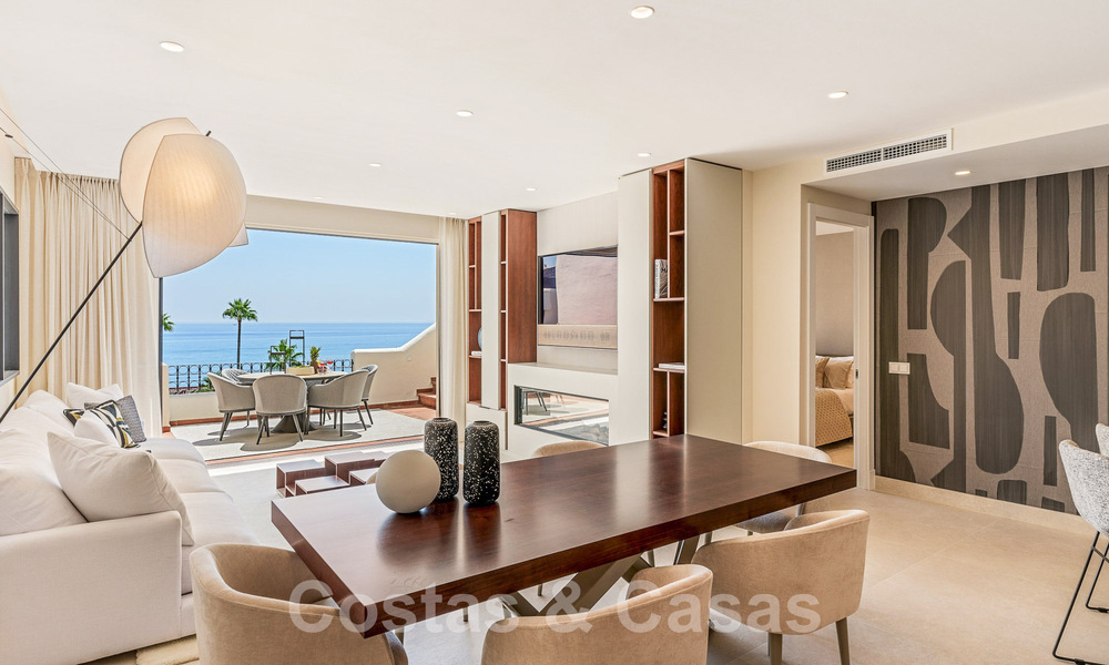 Penthouse de luxe à vendre dans un complexe fermé en front de mer avec une vue magnifique sur la mer sur le nouveau Golden Mile entre Marbella et Estepona 56983