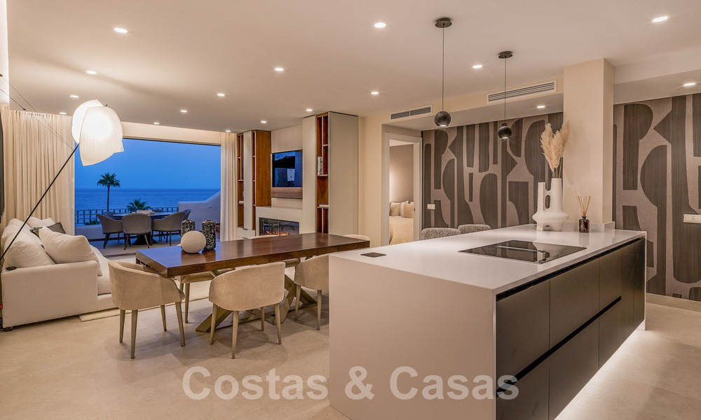 Penthouse de luxe à vendre dans un complexe fermé en front de mer avec une vue magnifique sur la mer sur le nouveau Golden Mile entre Marbella et Estepona 56989