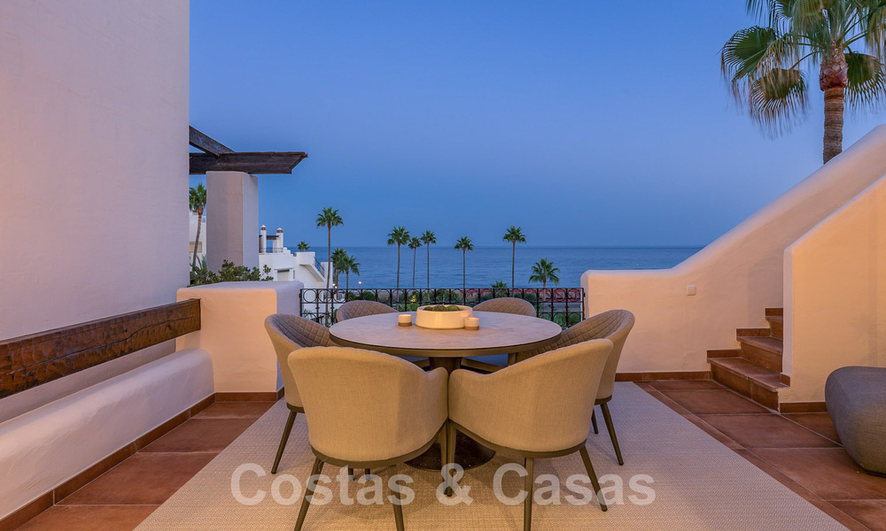 Penthouse de luxe à vendre dans un complexe fermé en front de mer avec une vue magnifique sur la mer sur le nouveau Golden Mile entre Marbella et Estepona 56993