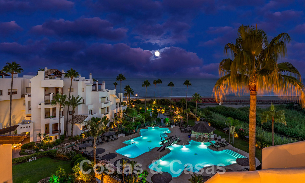 Penthouse de luxe à vendre dans un complexe fermé en front de mer avec une vue magnifique sur la mer sur le nouveau Golden Mile entre Marbella et Estepona 56998
