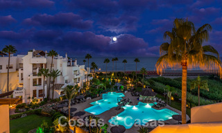 Penthouse de luxe à vendre dans un complexe fermé en front de mer avec une vue magnifique sur la mer sur le nouveau Golden Mile entre Marbella et Estepona 56998 