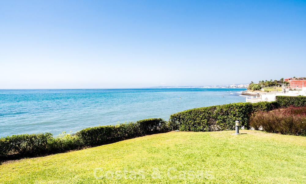 Charmante maison de ville rénovée à vendre dans un complexe fermé en bord de mer sur le nouveau Golden Mile entre Marbella et Estepona 58162