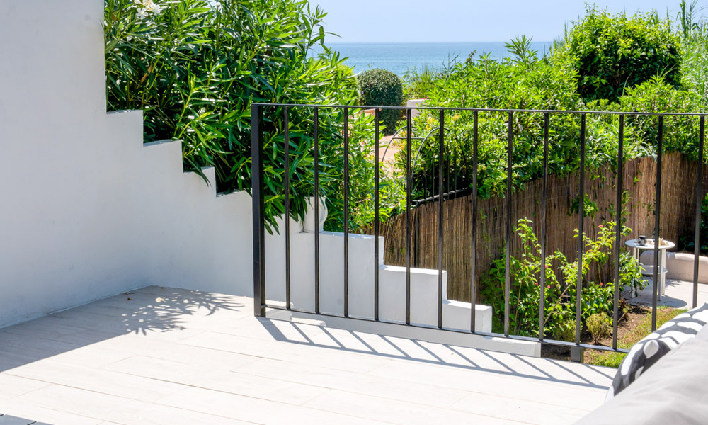 Charmante maison de ville rénovée à vendre dans un complexe fermé en bord de mer sur le nouveau Golden Mile entre Marbella et Estepona 58179