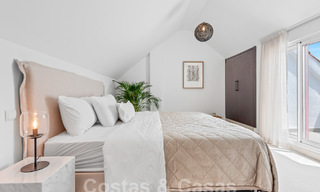 Penthouse contemporain rénové à vendre à distance de marche de toutes les commodités et de Puerto Banus à Nueva Andalucia, Marbella 57429 