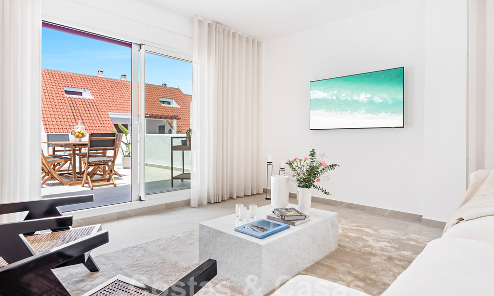 Penthouse contemporain rénové à vendre à distance de marche de toutes les commodités et de Puerto Banus à Nueva Andalucia, Marbella 57447
