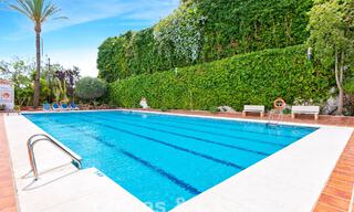 Penthouse contemporain rénové à vendre à distance de marche de toutes les commodités et de Puerto Banus à Nueva Andalucia, Marbella 57449 