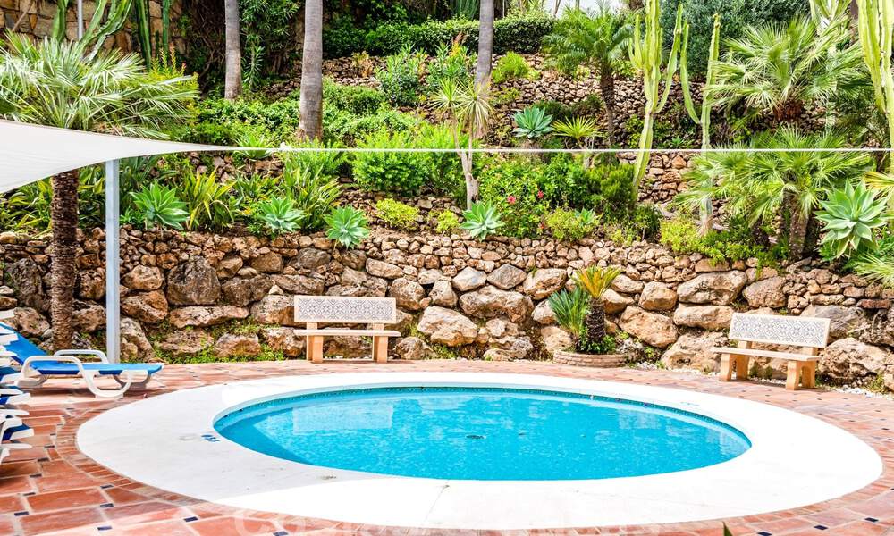 Penthouse contemporain rénové à vendre à distance de marche de toutes les commodités et de Puerto Banus à Nueva Andalucia, Marbella 57451