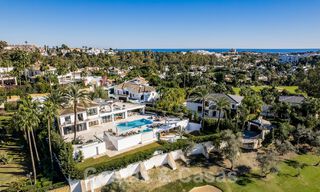 Villa de luxe méditerranéenne moderne et rénovée à vendre, située sur la première ligne de golf, au cœur de Nueva Andalucia, Marbella 57011 