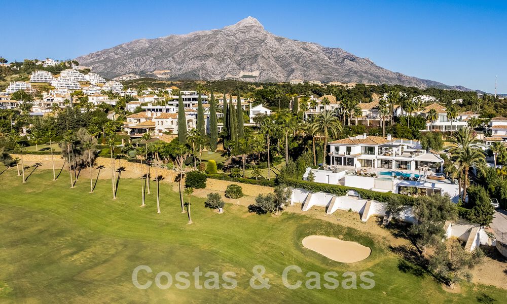 Villa de luxe méditerranéenne moderne et rénovée à vendre, située sur la première ligne de golf, au cœur de Nueva Andalucia, Marbella 57016