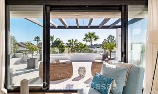 Villa de luxe méditerranéenne moderne et rénovée à vendre, située sur la première ligne de golf, au cœur de Nueva Andalucia, Marbella 57039 