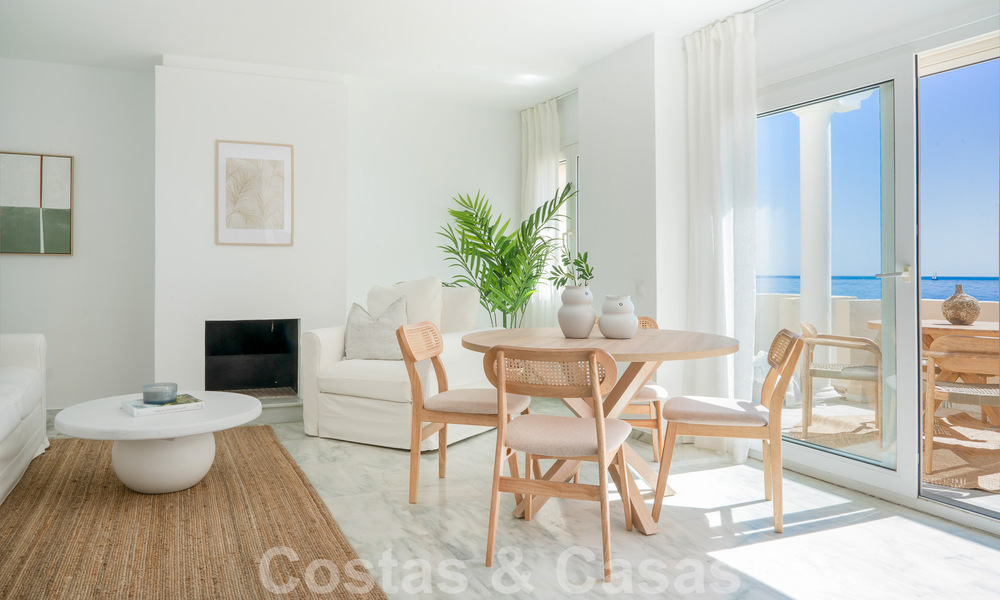 Superbe penthouse en première ligne de plage à vendre avec vue panoramique sur la mer à quelques minutes du centre d'Estepona 56889
