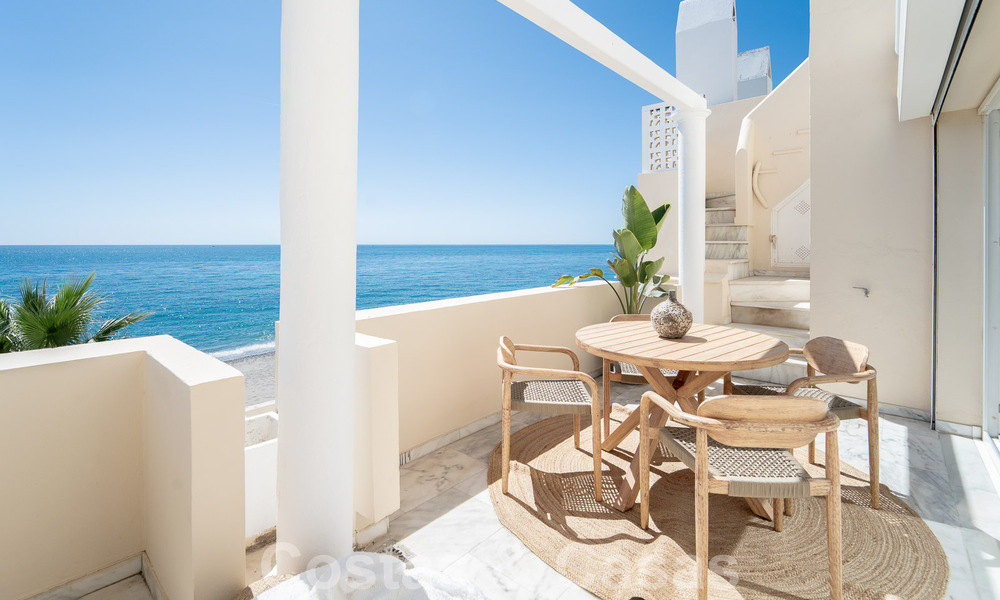 Superbe penthouse en première ligne de plage à vendre avec vue panoramique sur la mer à quelques minutes du centre d'Estepona 56893