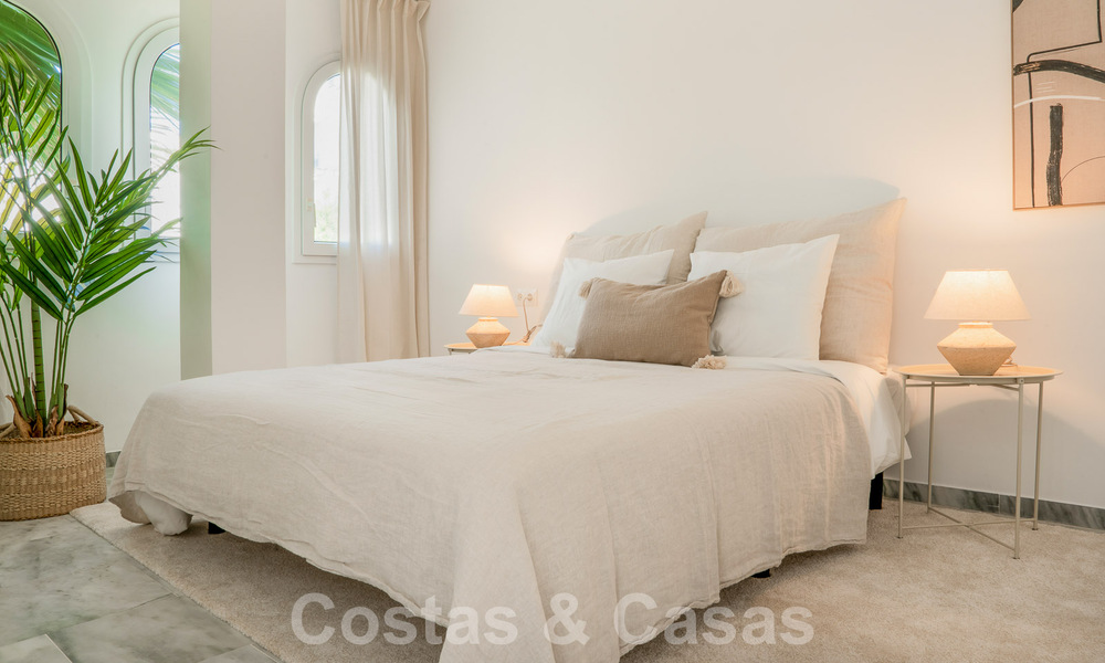 Superbe penthouse en première ligne de plage à vendre avec vue panoramique sur la mer à quelques minutes du centre d'Estepona 56898