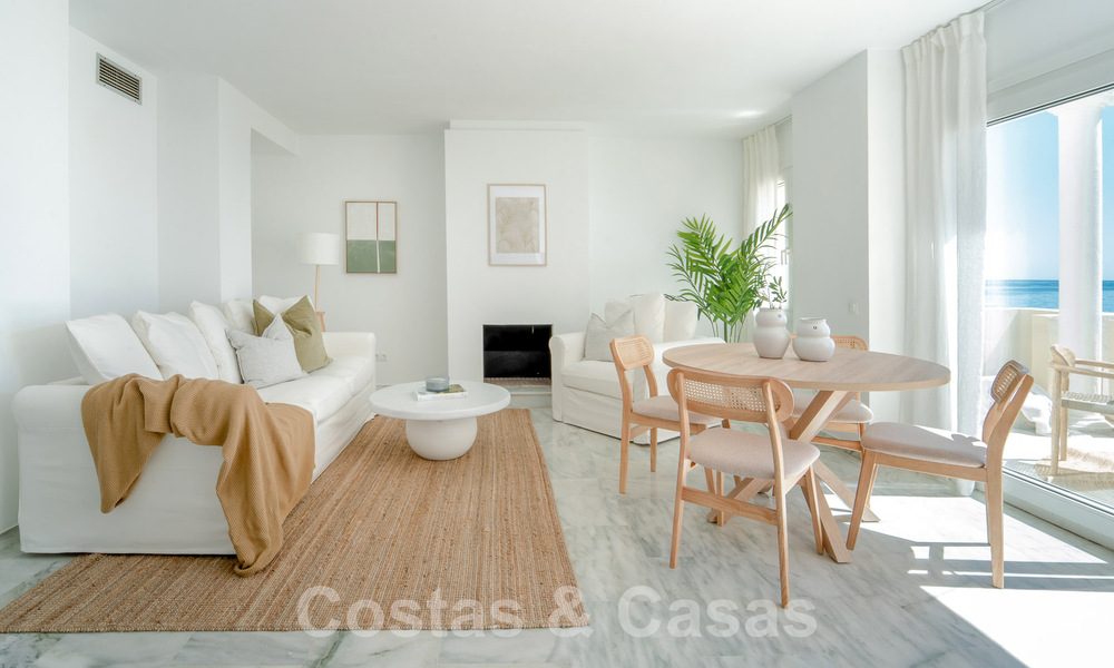 Superbe penthouse en première ligne de plage à vendre avec vue panoramique sur la mer à quelques minutes du centre d'Estepona 56899