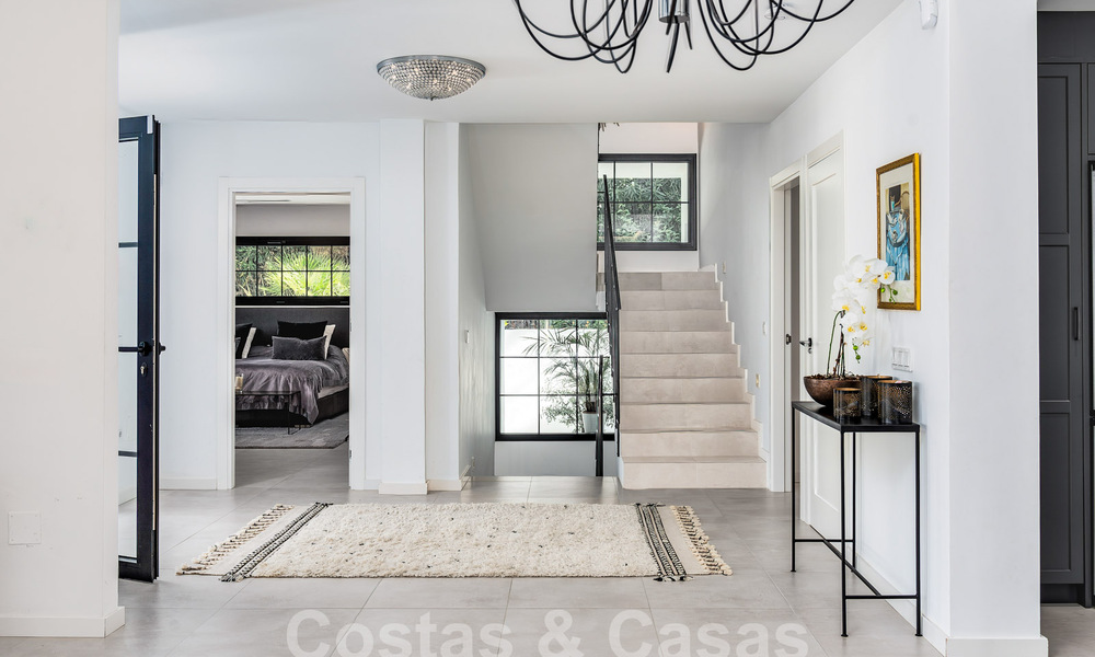 Villa méditerranéenne de luxe à vendre au cœur de la vallée du golf de Nueva Andalucia à Marbella 57532