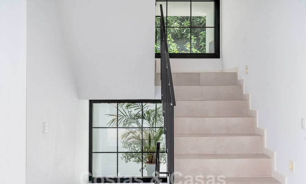 Villa méditerranéenne de luxe à vendre au cœur de la vallée du golf de Nueva Andalucia à Marbella 57567