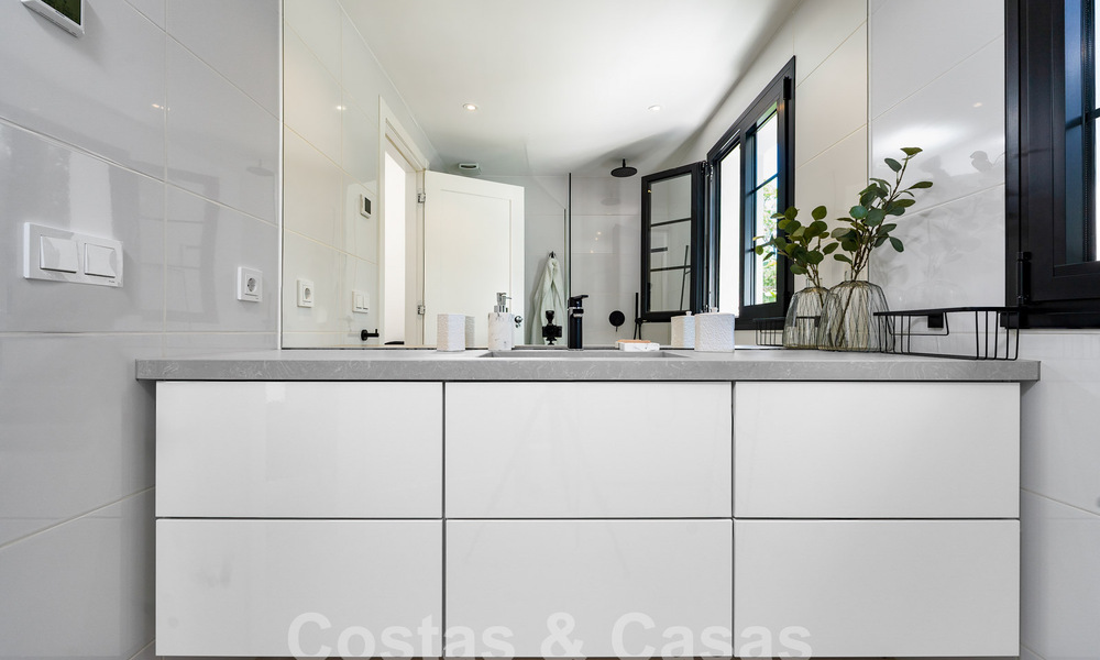 Villa méditerranéenne de luxe à vendre au cœur de la vallée du golf de Nueva Andalucia à Marbella 57582