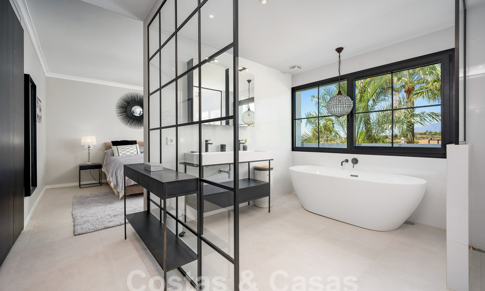 Villa méditerranéenne de luxe à vendre au cœur de la vallée du golf de Nueva Andalucia à Marbella 57587