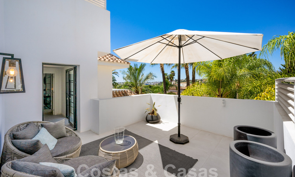 Villa méditerranéenne de luxe à vendre au cœur de la vallée du golf de Nueva Andalucia à Marbella 57593