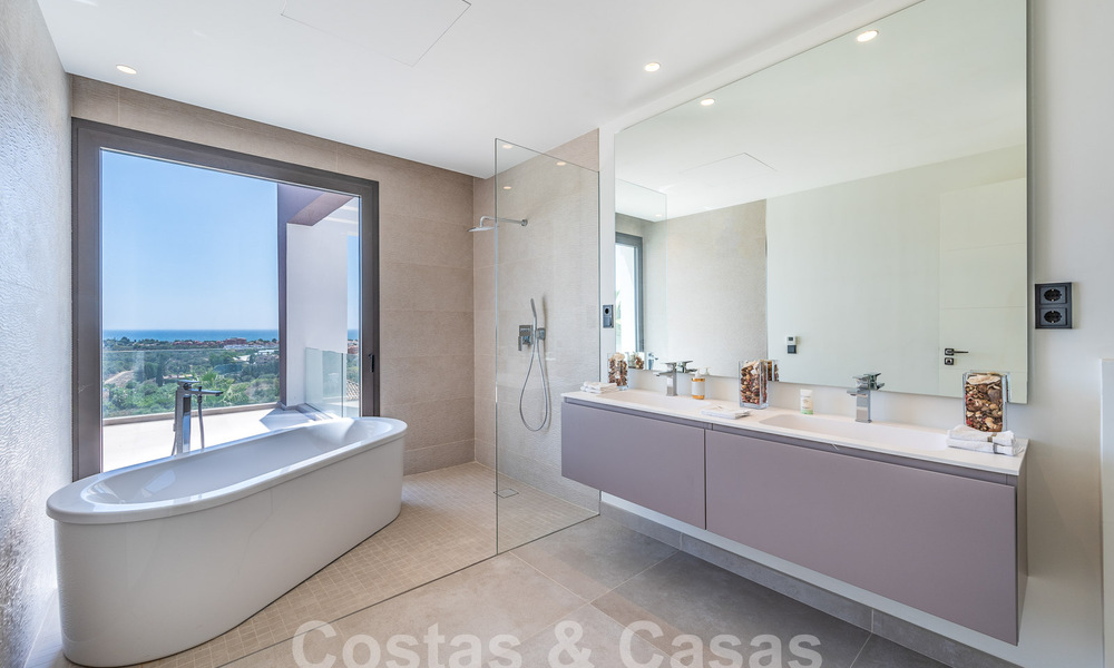 Villa de luxe ultramoderne à vendre avec vue sur la mer dans un complexe de golf cinq étoiles à Marbella - Benahavis 57601
