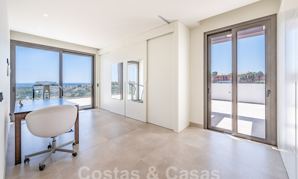 Villa de luxe ultramoderne à vendre avec vue sur la mer dans un complexe de golf cinq étoiles à Marbella - Benahavis 57607