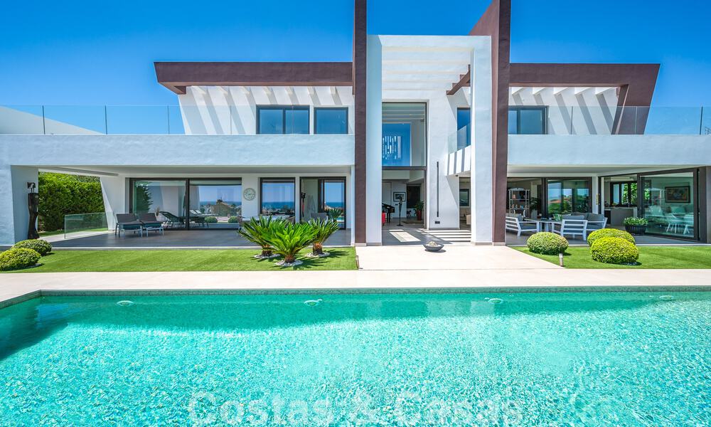 Villa de luxe ultramoderne à vendre avec vue sur la mer dans un complexe de golf cinq étoiles à Marbella - Benahavis 57615