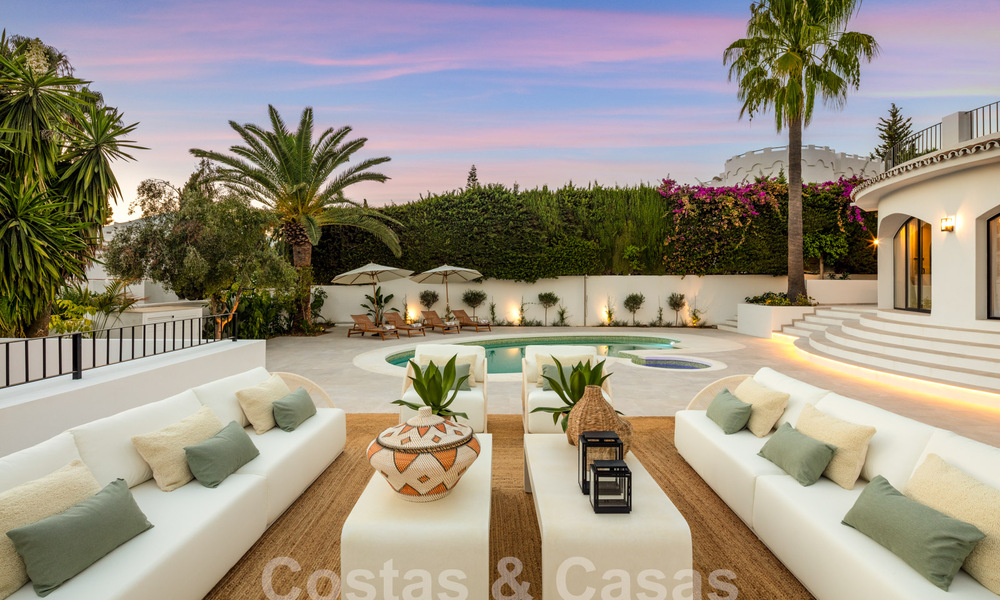 Villa de luxe de caractère au style architectural unique à vendre au cœur de la vallée du golf à Nueva Andalucia, Marbella 57620
