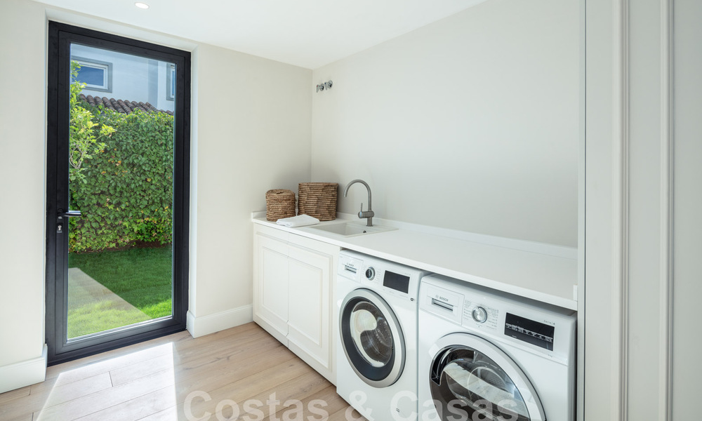 Villa de luxe de caractère au style architectural unique à vendre au cœur de la vallée du golf à Nueva Andalucia, Marbella 57630