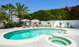 Villa de luxe de caractère au style architectural unique à vendre au cœur de la vallée du golf à Nueva Andalucia, Marbella 57650 