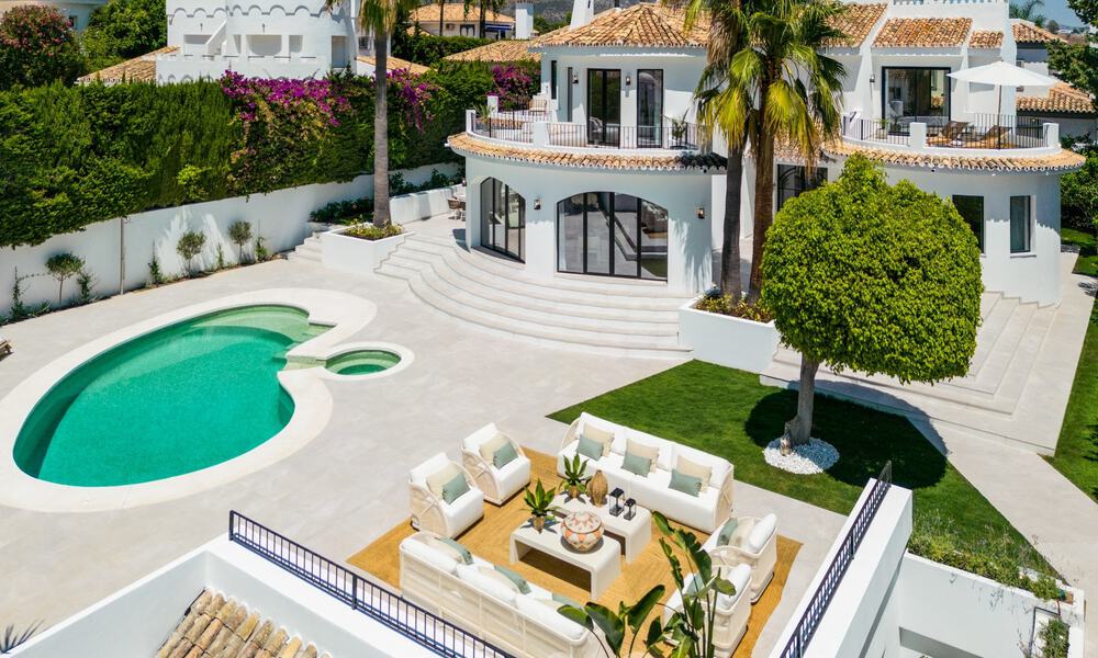 Villa de luxe de caractère au style architectural unique à vendre au cœur de la vallée du golf à Nueva Andalucia, Marbella 57660