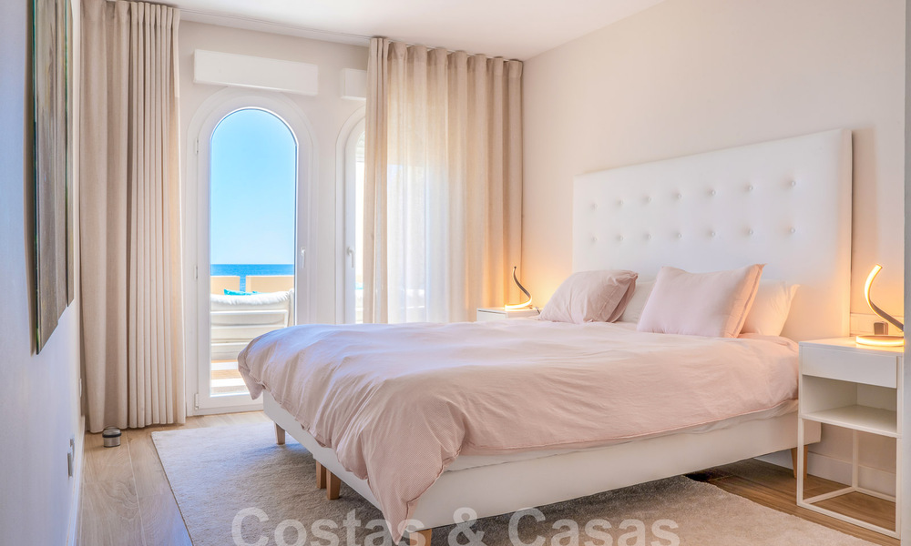Fantastique appartement en bord de mer à vendre avec vue frontale sur la mer à quelques minutes du centre d'Estepona 57049