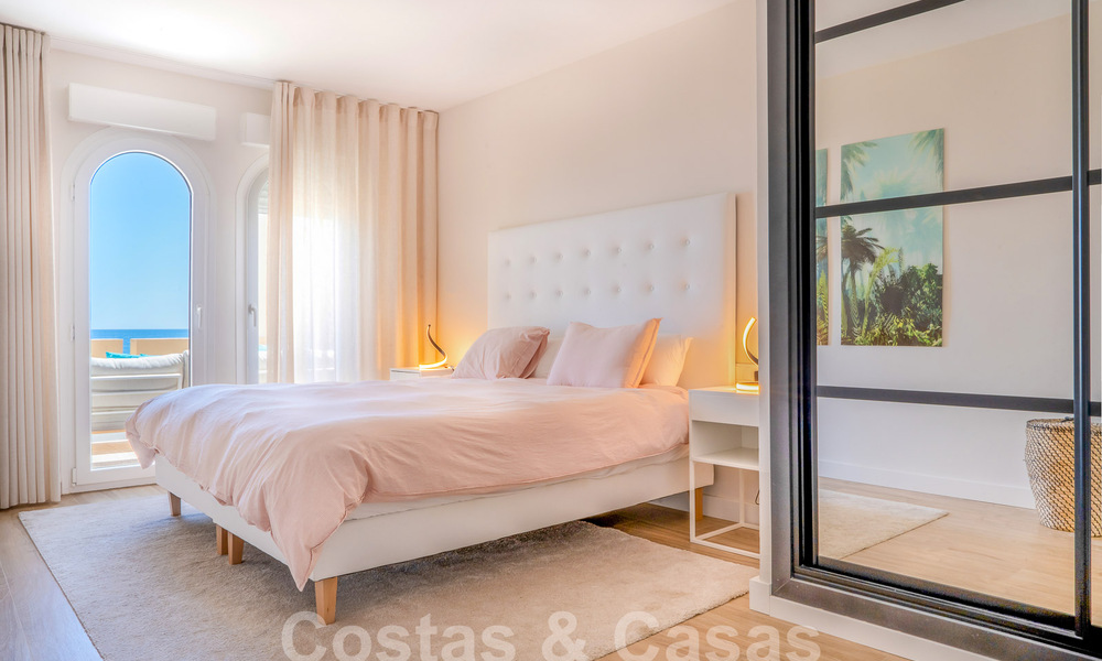 Fantastique appartement en bord de mer à vendre avec vue frontale sur la mer à quelques minutes du centre d'Estepona 57050