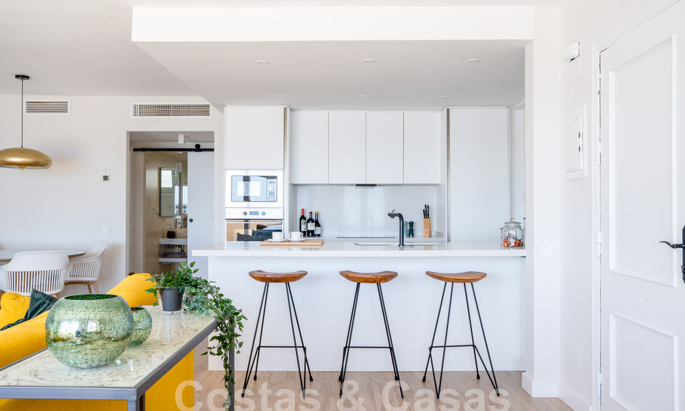 Fantastique appartement en bord de mer à vendre avec vue frontale sur la mer à quelques minutes du centre d'Estepona 57055