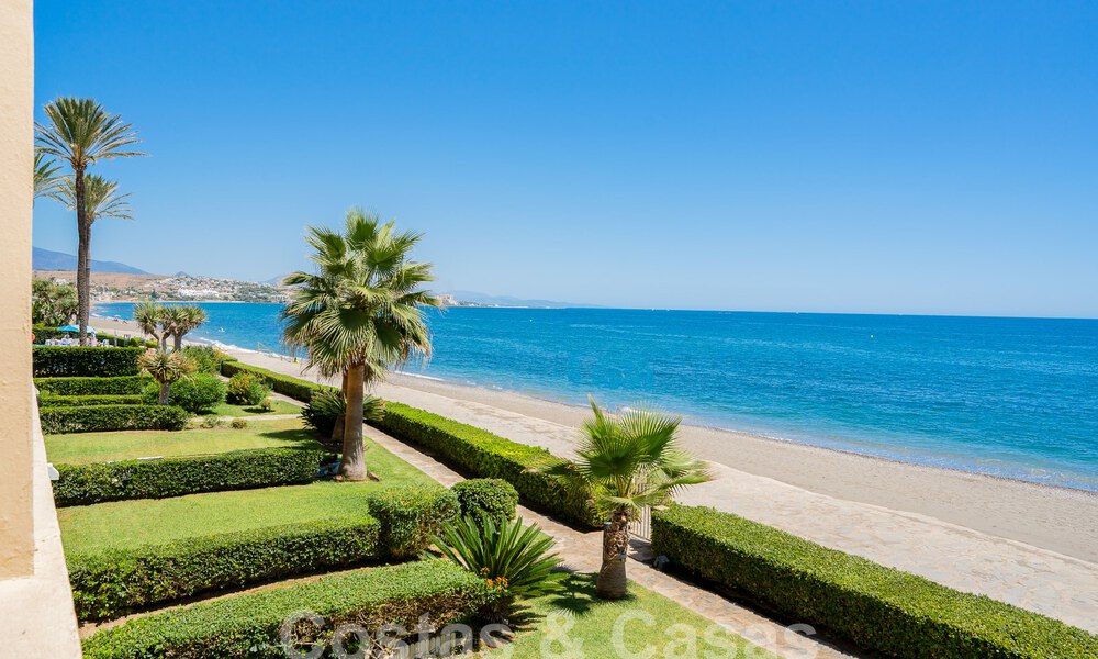 Fantastique appartement en bord de mer à vendre avec vue frontale sur la mer à quelques minutes du centre d'Estepona 57058