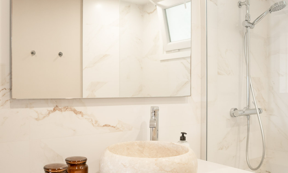 Fantastique appartement en bord de mer à vendre avec vue frontale sur la mer à quelques minutes du centre d'Estepona 57061