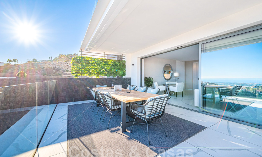 Appartement de charme à vendre avec vue panoramique sur la mer, dans un complexe fermé sur les colline s de Marbella - Benahavis 57745