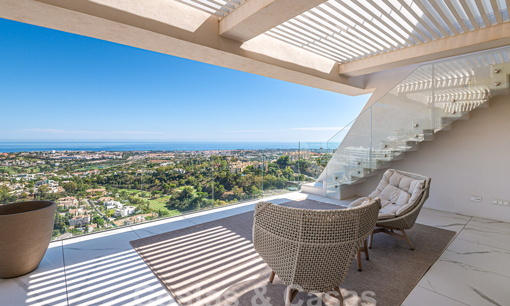 Penthouse de première classe à vendre avec piscine privée et vue panoramique sur la mer dans les collines de Marbella - Benahavis 58444