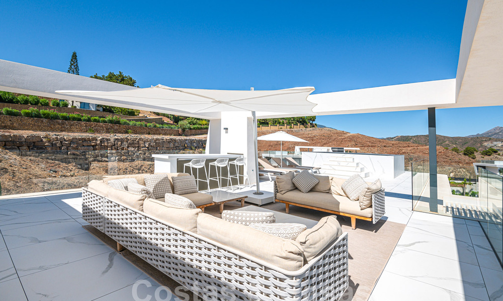 Penthouse de première classe à vendre avec piscine privée et vue panoramique sur la mer dans les collines de Marbella - Benahavis 58446
