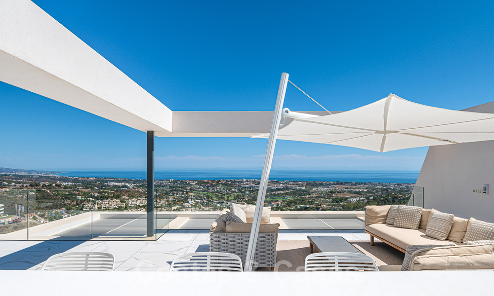 Penthouse de première classe à vendre avec piscine privée et vue panoramique sur la mer dans les collines de Marbella - Benahavis 58449
