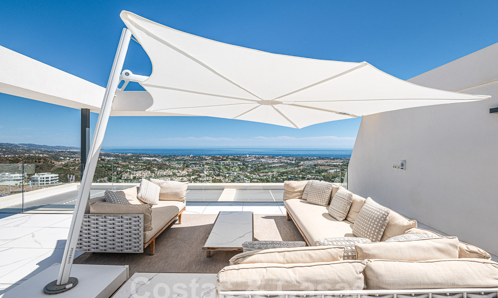 Penthouse de première classe à vendre avec piscine privée et vue panoramique sur la mer dans les collines de Marbella - Benahavis 58450