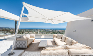 Penthouse de première classe à vendre avec piscine privée et vue panoramique sur la mer dans les collines de Marbella - Benahavis 58450 