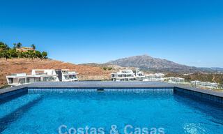 Penthouse de première classe à vendre avec piscine privée et vue panoramique sur la mer dans les collines de Marbella - Benahavis 58456 