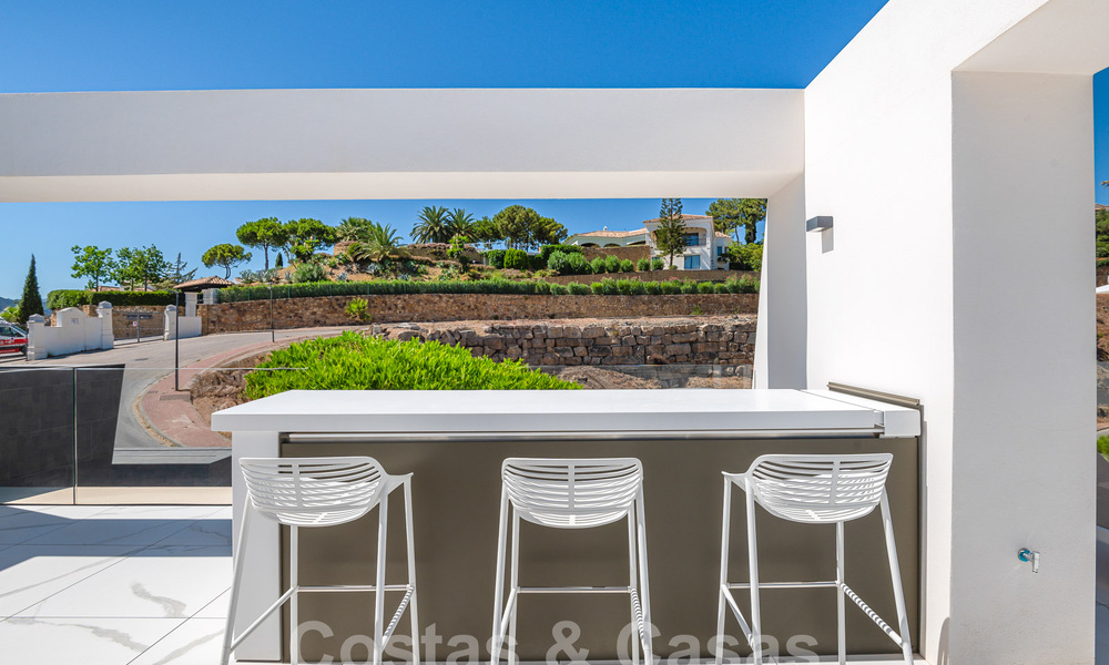 Penthouse de première classe à vendre avec piscine privée et vue panoramique sur la mer dans les collines de Marbella - Benahavis 58462