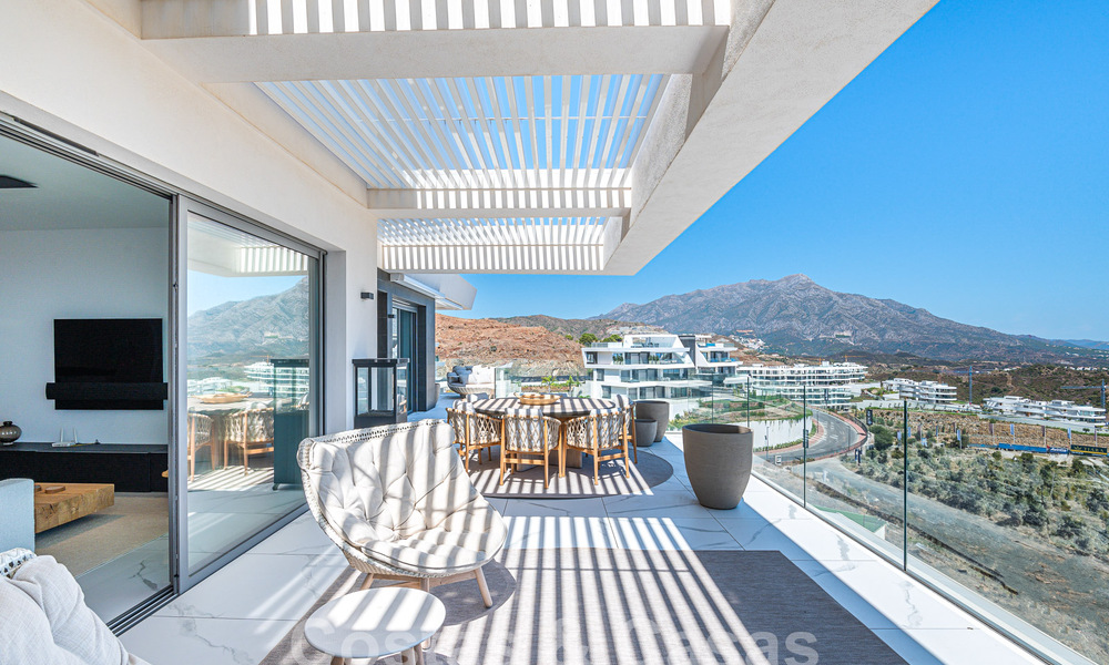 Penthouse de première classe à vendre avec piscine privée et vue panoramique sur la mer dans les collines de Marbella - Benahavis 58463