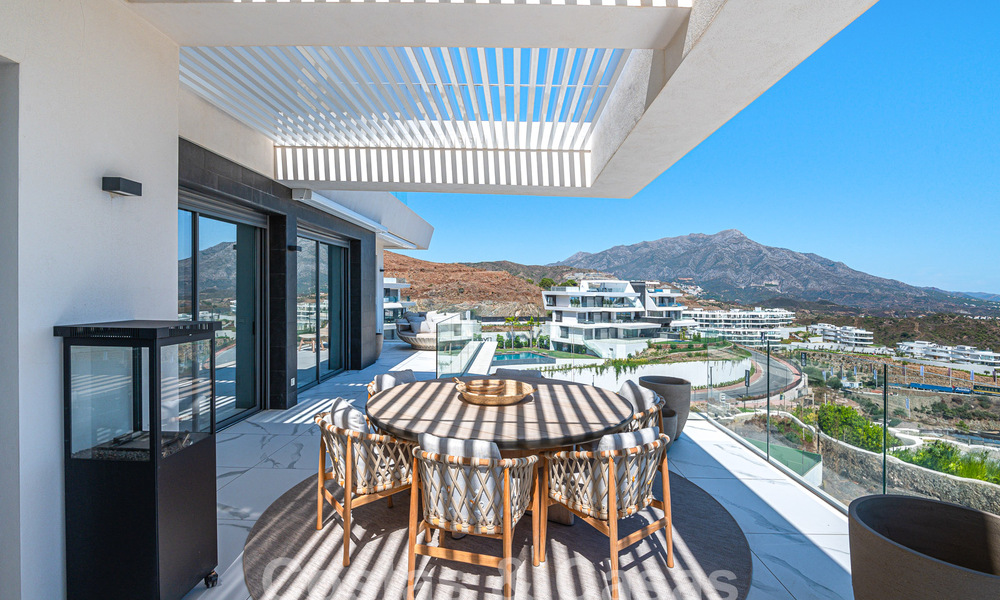 Penthouse de première classe à vendre avec piscine privée et vue panoramique sur la mer dans les collines de Marbella - Benahavis 58465