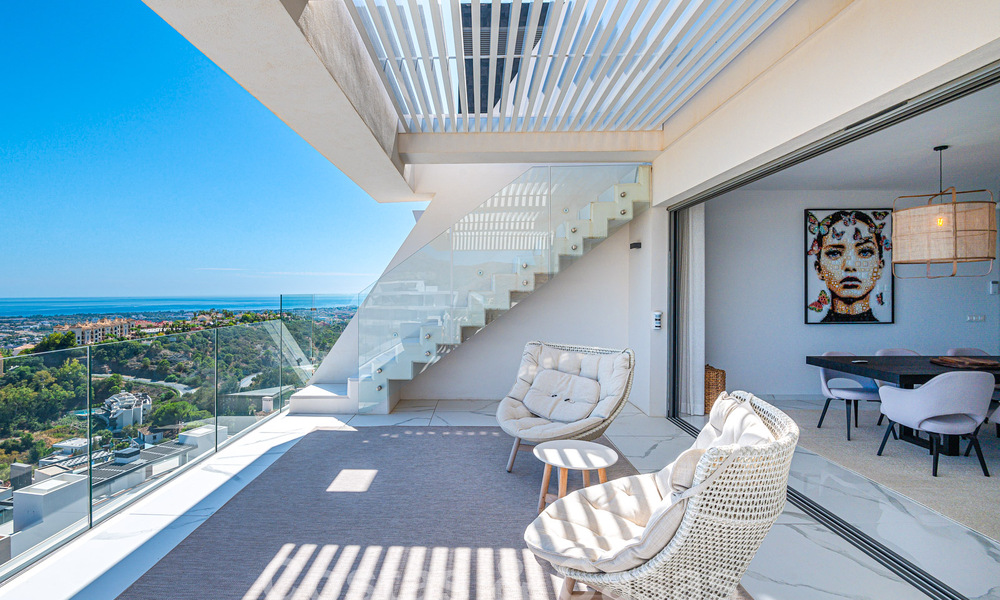 Penthouse de première classe à vendre avec piscine privée et vue panoramique sur la mer dans les collines de Marbella - Benahavis 58467