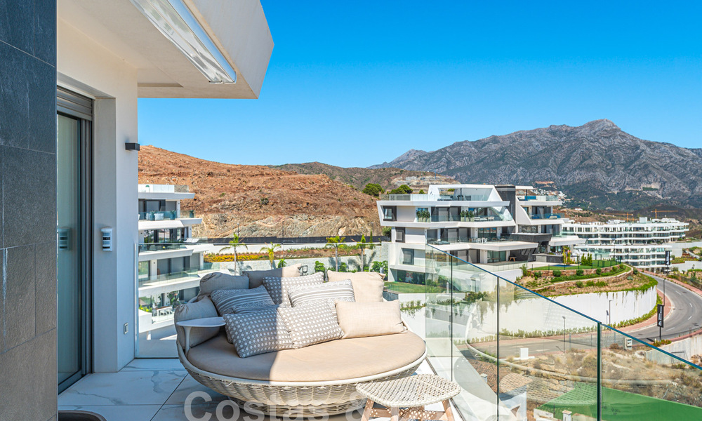 Penthouse de première classe à vendre avec piscine privée et vue panoramique sur la mer dans les collines de Marbella - Benahavis 58468