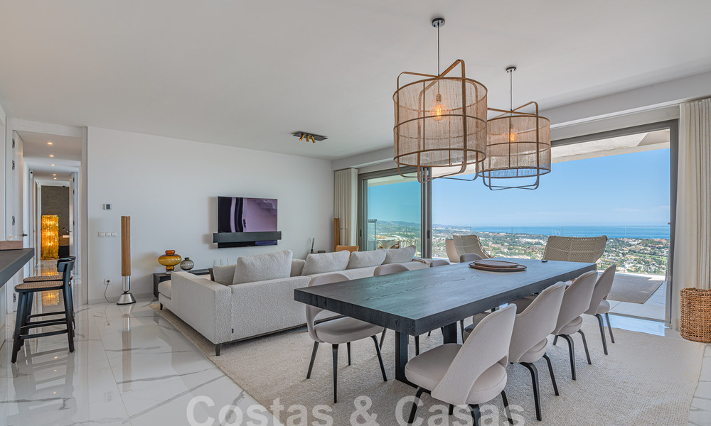 Penthouse de première classe à vendre avec piscine privée et vue panoramique sur la mer dans les collines de Marbella - Benahavis 58473